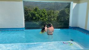 BTS: Pool games with three girls: holding their breath