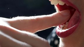 Weronika - Bite Fingers - Custom Clip - UHD 3840x2160 - 4K