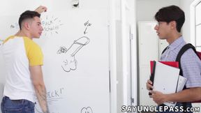 Alfonso Osnaya enjoys Vincent O Reilly punishing his tight ass