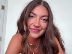 Queen Ally - Broke Is Sexy
