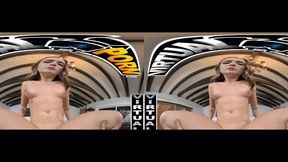 VIRTUAL PORN - Petite Hottie Bailey Base braucht einen Schwanz in ihrem Leben, also tritt auf und hilf ihr