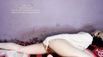 JUDE LYNX — MODEL OF PORNHUB MASTURBATES HIS FUCKING PUSSY