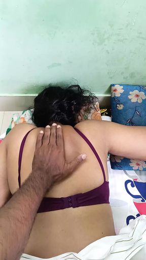 Married aunty showing her cute pussy in bed with her colleague