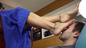 Cat Woman Olena - Enjoy Footrest - Barefoot - HD 1920x1080