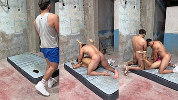 Sudando las calorías con un vato rico, peludo y con culo viegen