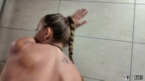 Big cock fucks married MILF&#039;s ass deep