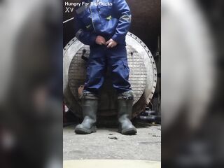 A homo chap from Russian Federation jerks off the smallest wang in the world on camera!