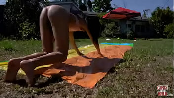 Lesbians Cum in the Fields