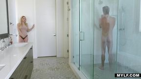 Alix Lynx - Blonde Beautiful Milf Gags On Daughters Babe