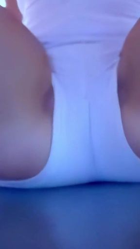 Sexy Video: Lola-bella_mo_01