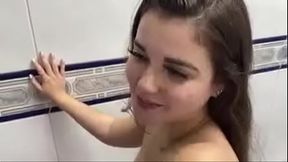 branquinha Novinha gostosa caindo na pica do novinho Moreno