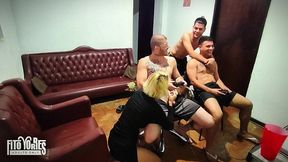 jogando videogame com os amigos - resenha do carmona