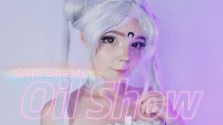 Dễ thương nhỏ ngực tuổi teen egirl Nữ hoàng Serenity từ Sailor Moon cosplay đĩ làm tình cô ấy âm đạo