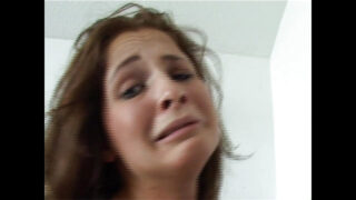 Muie &#8211; bărbat cu pulă mare care o fute pe Lauryn May, o curvă suculentă