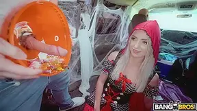 Little Red Riding Hoe