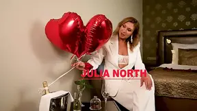 Hot babe jerks off with natural big tits
