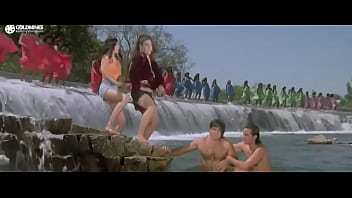 Akshay Kumar, Saif Ali Khan hot gay body