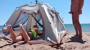 On the beach, a stranger cummed on my face