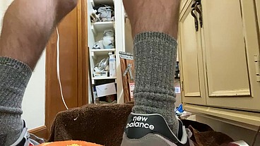 EastTNguy22 fisting anal stretching with huge plug and mr Hankeys atlas xxxl