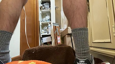 EastTNguy22 fisting anal stretching with huge plug and mr Hankeys atlas xxxl
