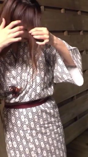 Active Magazine Busty Gal Model Personal Shooting Video Done in Secret in the Bath of an Inn