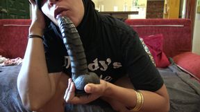 Kurdish muslim girl from Istanbul opens hairy pussy