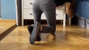 SHE CAN'T FIND HER LEFT SHOE ANYWHERE **CUSTOM CLIP** - MP4 HD