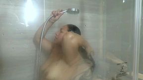 a la douchequi me rejoint dans la douche???