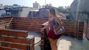 pedreiro folgado atrasa a obra e seduz a patroa