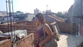 pedreiro folgado atrasa a obra e seduz a patroa