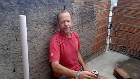 pedreiro folgado atrasa a obra e seduz a patroa