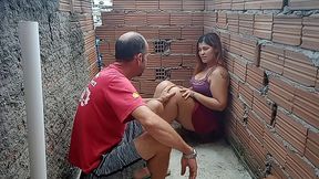 pedreiro folgado atrasa a obra e seduz a patroa