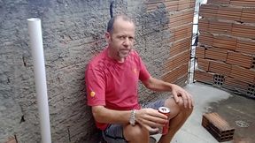 pedreiro folgado atrasa a obra e seduz a patroa