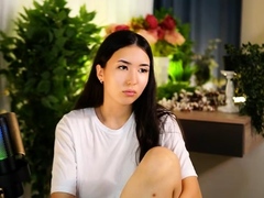 Hot brunette from squirt masturbating on webcam