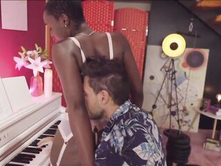 BANGING A mother I'd like to fuck BLACK AT THE PIANO !