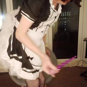 Crossdresser French sissymaid pleasures herself