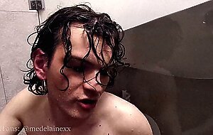 Tgirl Medelaine fuck her ass and make cum shower