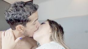 HOT AND DEEP KISSES BETWEEN A REALLY NASTY COUPLE - BY ISABELITA AND LEO CARIOCA - CLIP 3