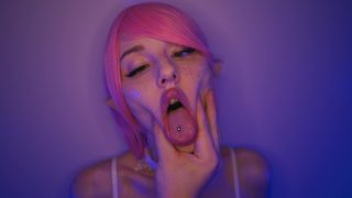 Cosplayer เอลฟ์ผมสีชมพูให้ Sensual BLOWJOB POV