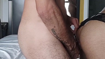 POR DINHEIRO FAZEMOS TUDO. MEU AMIGO E EU, ENCONTRAMOS UM CARA NA RUA DESEJANDO PAGAR PARA TRANSAR