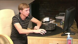Twink Amateur Timmy Slater Jacks Off