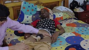 mi amigo de la gigantesca vergota de 25 cm y muy gruesa estaba acostado en la cama y me pidio que se lo mamara y luego me follo. precuela a ser crossdreser. interracial, sexo gay