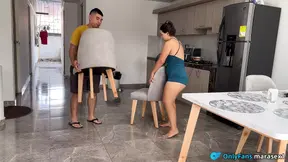 Milf Mom and Delivery Guy: Condom Comes Off