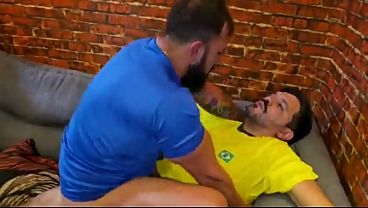 JOGO DE FUTEBOL BRASILEIRO TERMINA EM ORGIA ENTRE TORCEDORES PUTOS E SAFADOS