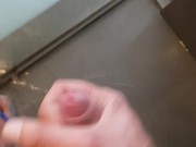 Quando hai ancora voglia dopo la scopata ma lei è scappata a lavoro...