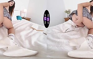 TmwVRnet -Valentina Lapiedra - Little help from my hand