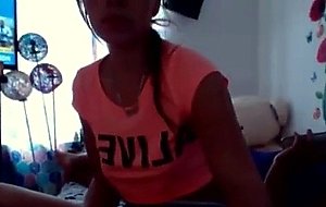 Webcam girl gets off while mom is around   pornhubcom