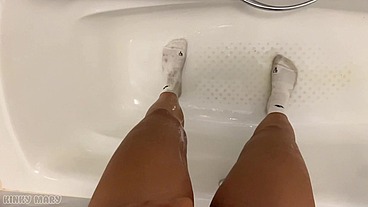 Kinky Mary’s Extreme Urine Drinking and Full-Bladder Challenge