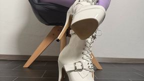 #3 Gentle Control - Ivory Heels & Soft Elegance I 4K