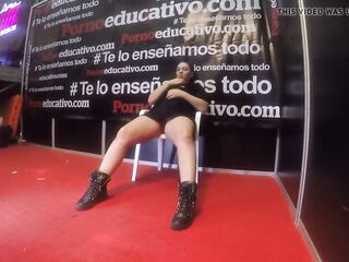 Pamela Sanchez squirts in front of a group of fans in Barcelona